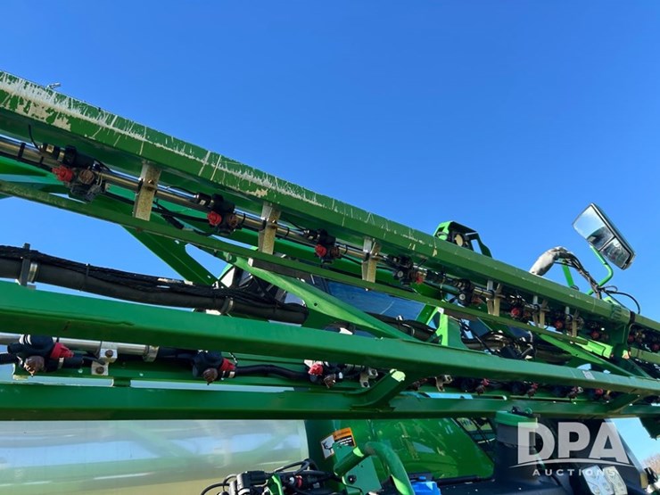 2022-john-deere-410r-image-46