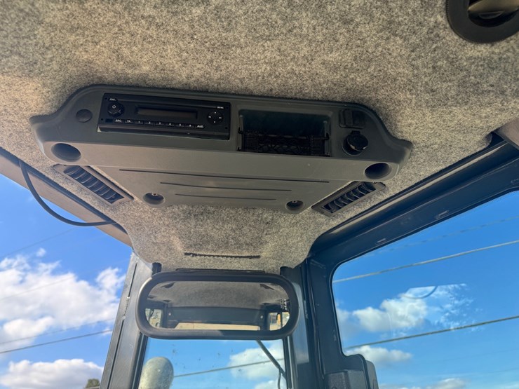 2020-deere-450k-image-23