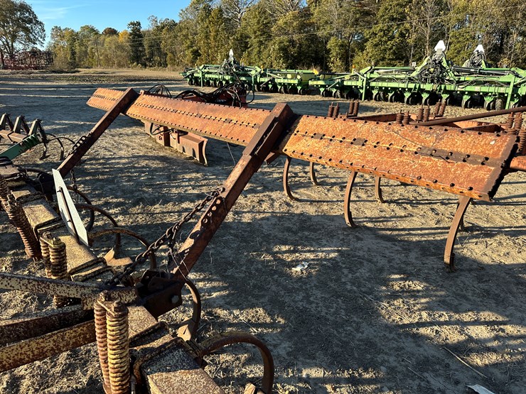 #33753-•-chisel-plow-image-25