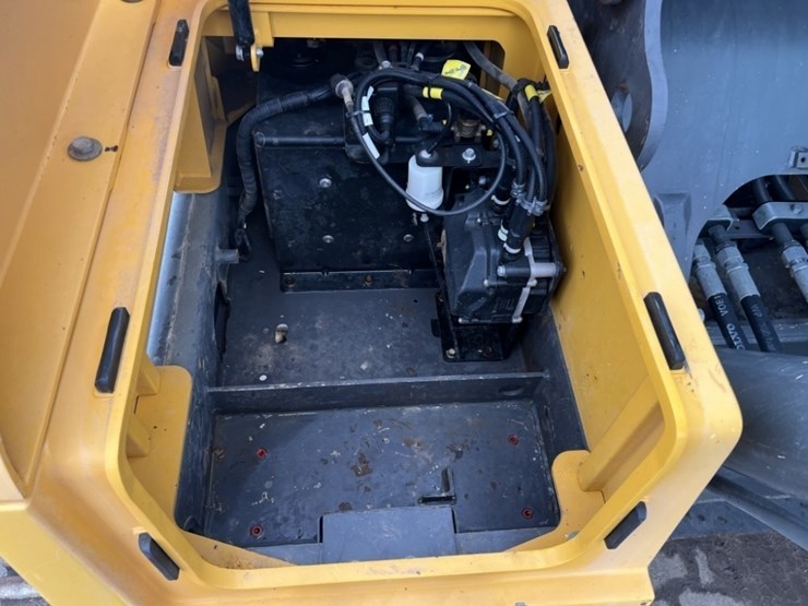 2017-volvo-ec220el-image-37