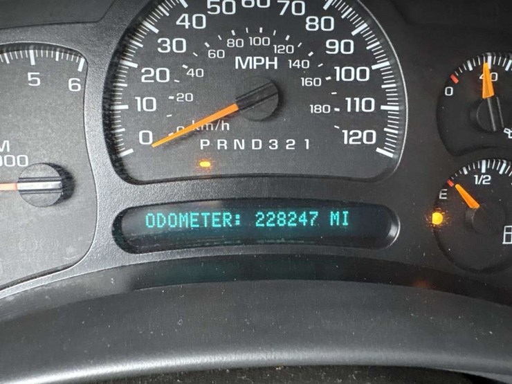 2006-chevrolet-k2500-image-24