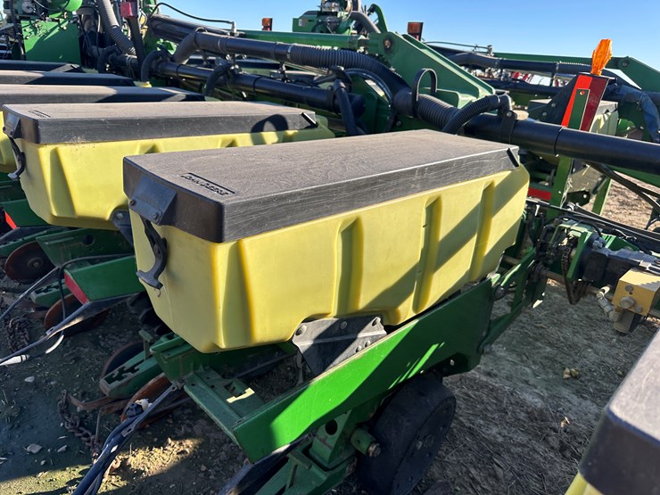 john-deere-1720-image-26