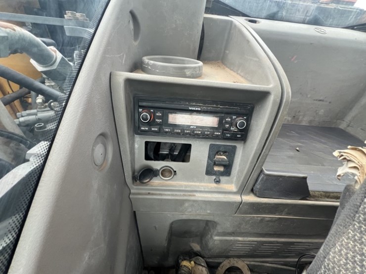 2017-volvo-ec220el-image-54