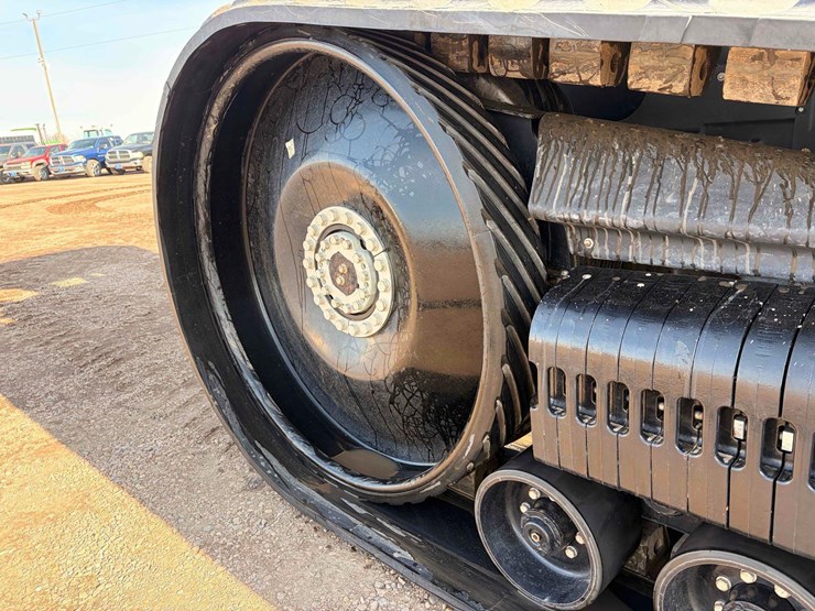2020-agco-mt875e-large-frame-row-crop-track-tractor-image-13