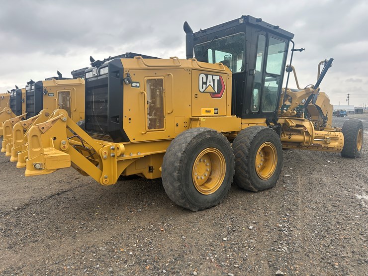2022-caterpillar-140gc-awd-image-3