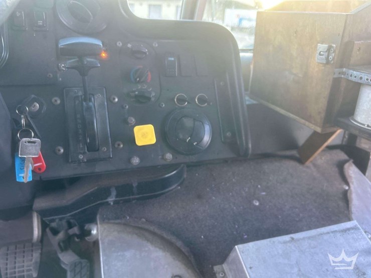 2017-freightliner-mt55-image-17