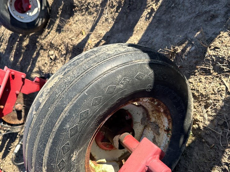 #33740-•-~20'-row-crop-cultivator-image-13