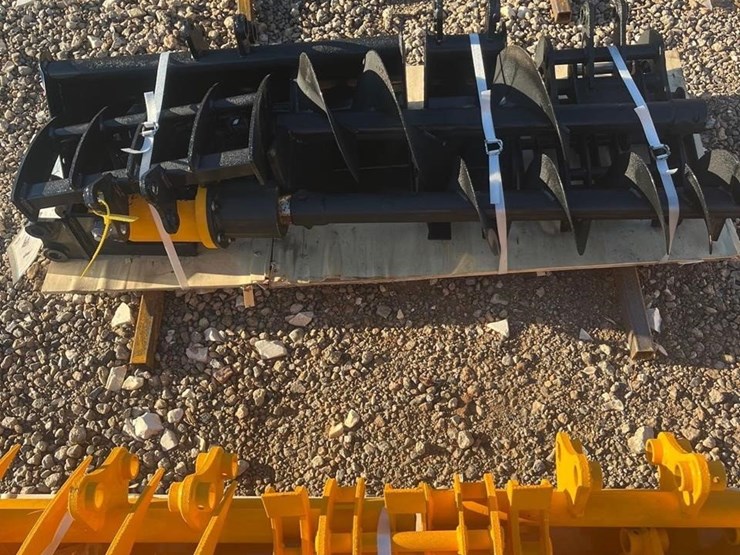 future-mini-excavator-attachment-set-image-1