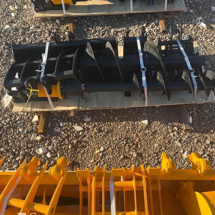 FUTURE MINI EXCAVATOR ATTACHMENT SET