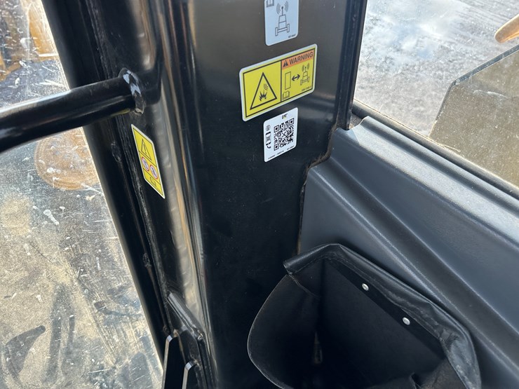 2022-caterpillar-140gc-image-88