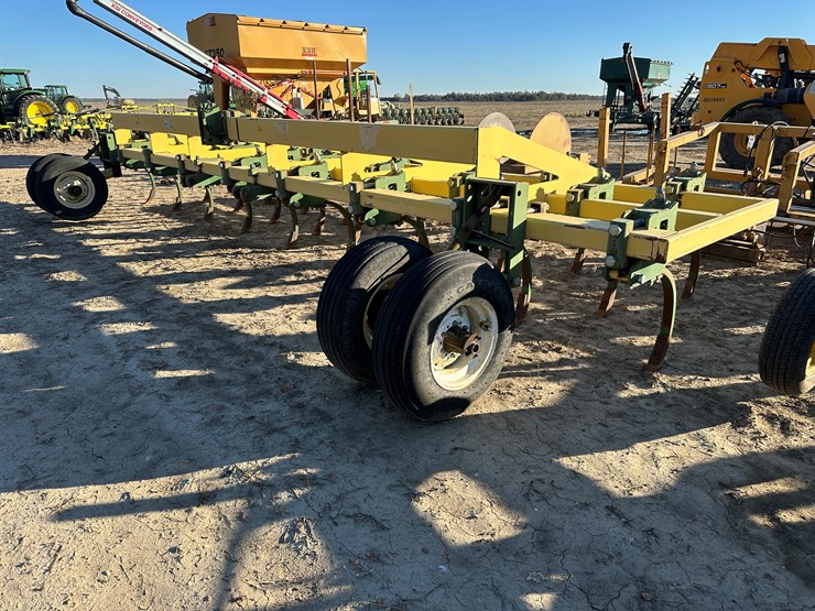 #33746-•-roll-a-cone-12.5'-chisel-plow-10-2397-image-1