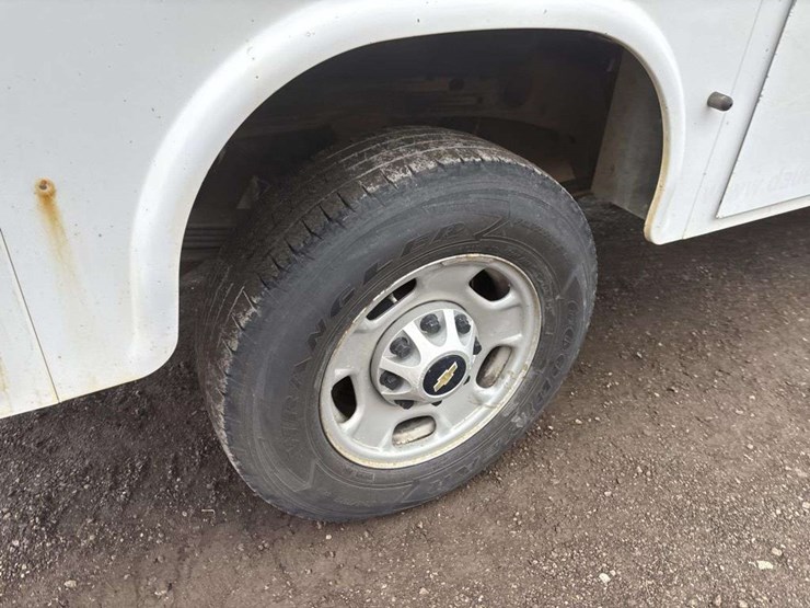 2014-chevrolet-2500-image-10