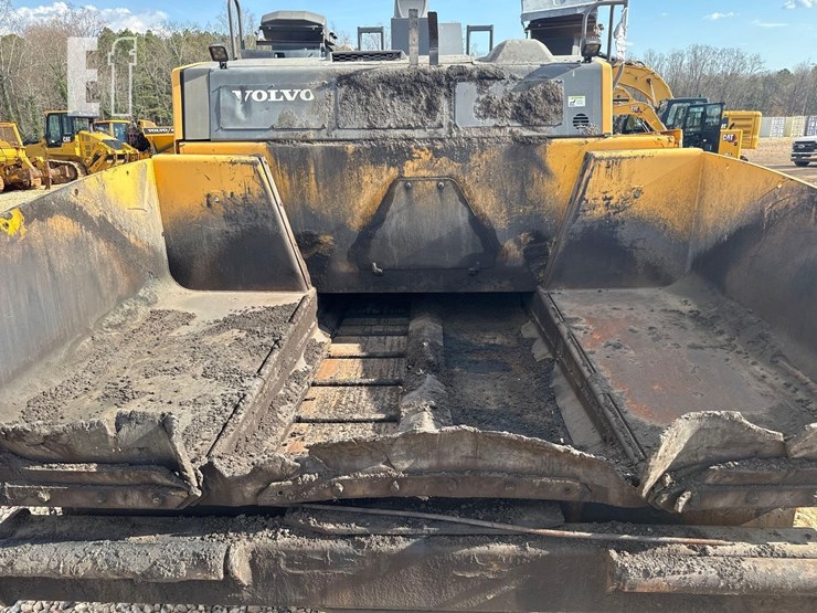 2018-volvo-p7110b-image-19