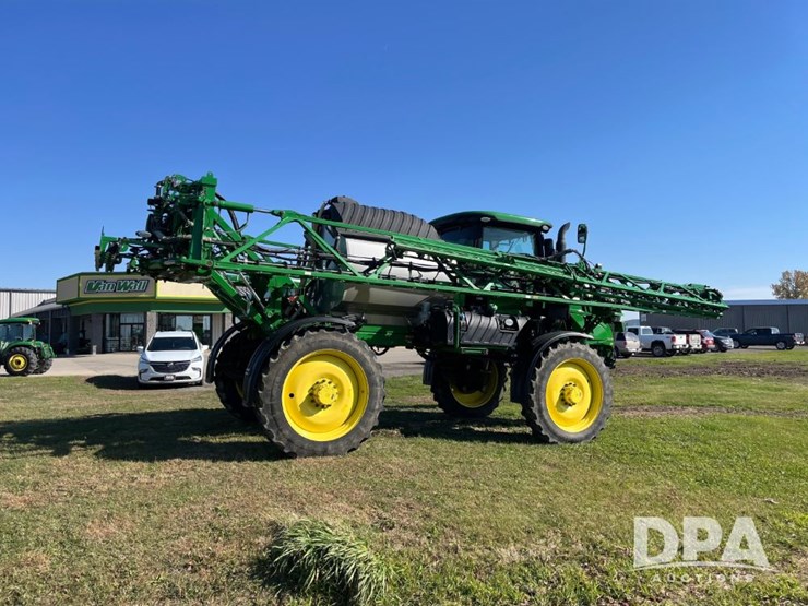 2021-john-deere-r4044-image-11