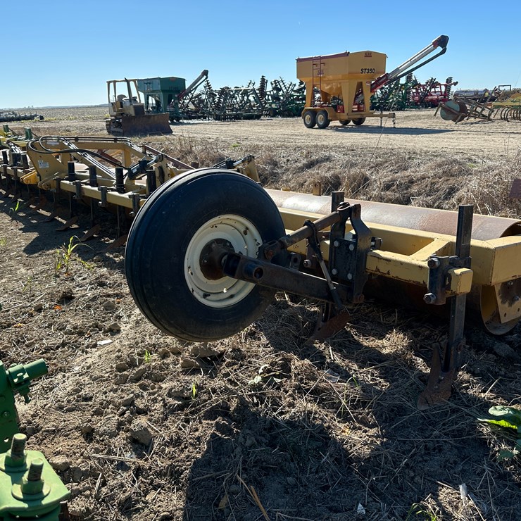 #33729 • Brandt 16-row 30" HR40 Hipper Roller