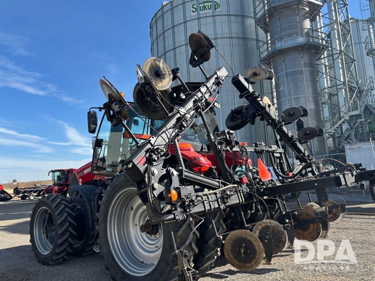 2018-case-ih-340-image-4