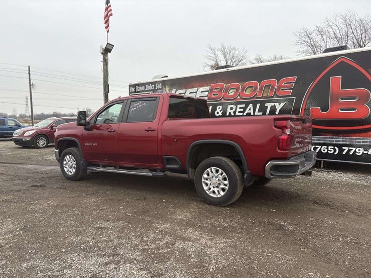 2022-chevrolet-silverado-2500-image-3