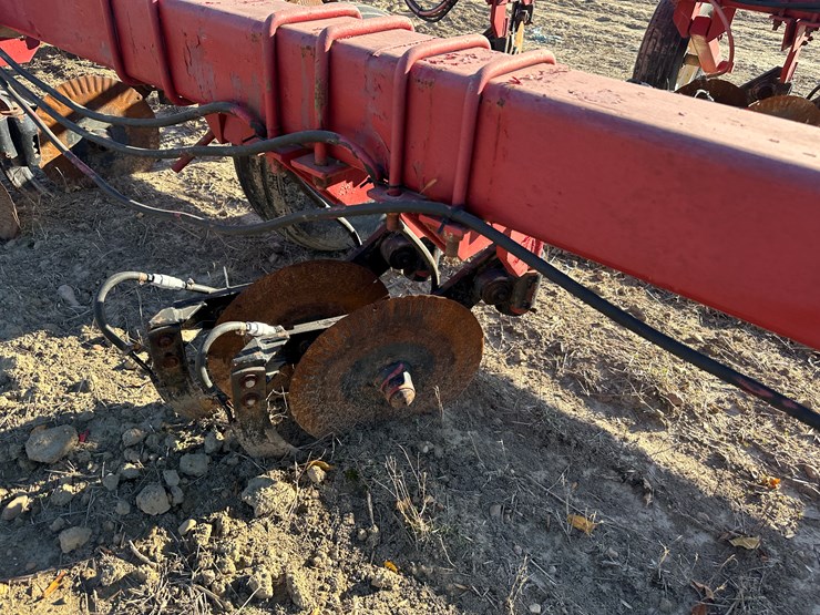 #33740-•-~20'-row-crop-cultivator-image-15