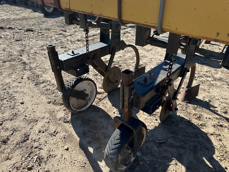#33726-•-16-row-30"-cultivator-image-18