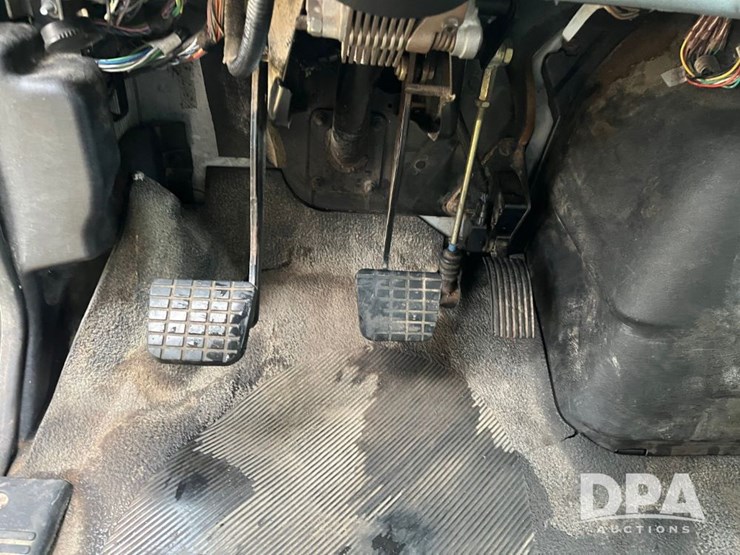 2004-international-7400-image-65