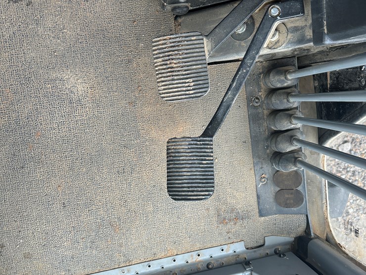 2022-caterpillar-140gc-awd-image-104