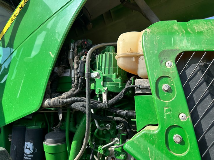 2016-john-deere-8320r-image-54