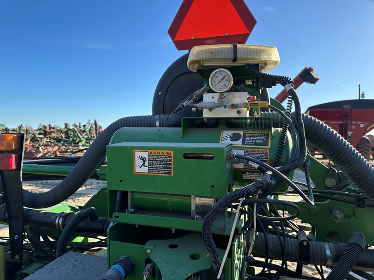 john-deere-1720-image-30