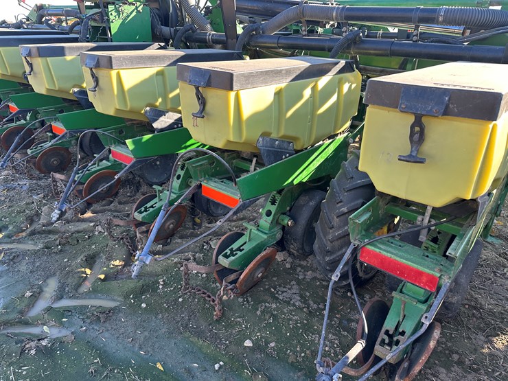 john-deere-1720-image-22