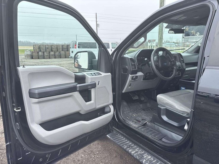 2018-ford-f150-xl-image-12