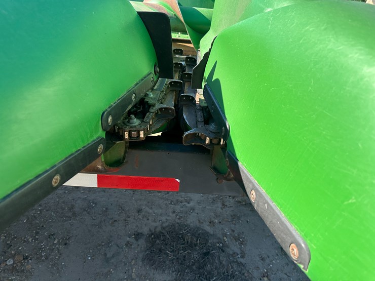 2012-john-deere-616c-image-36