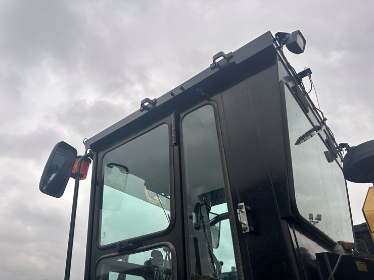 2022-caterpillar-140gc-awd-image-28