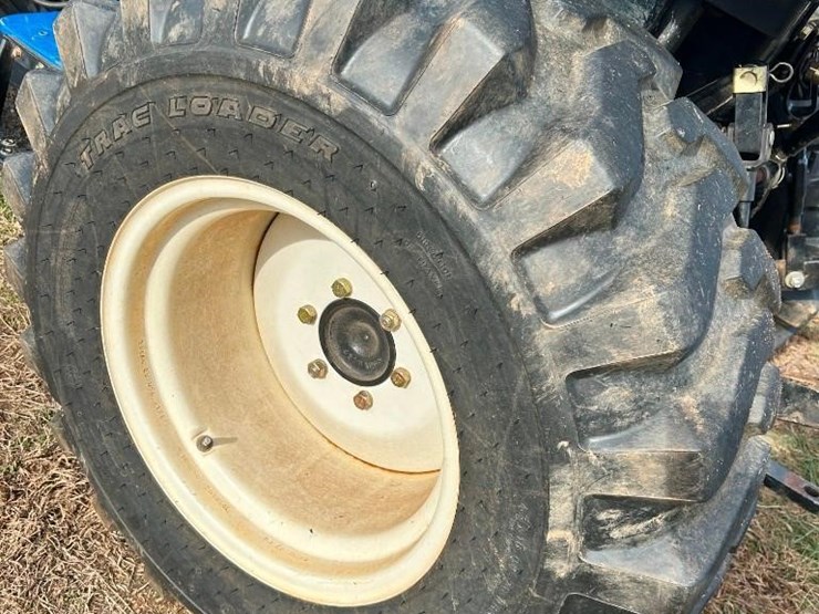 2016-new-holland-workmaster-37-image-22