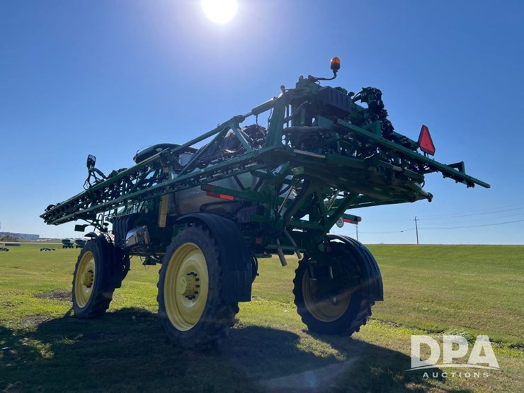 2021-john-deere-r4044-image-17