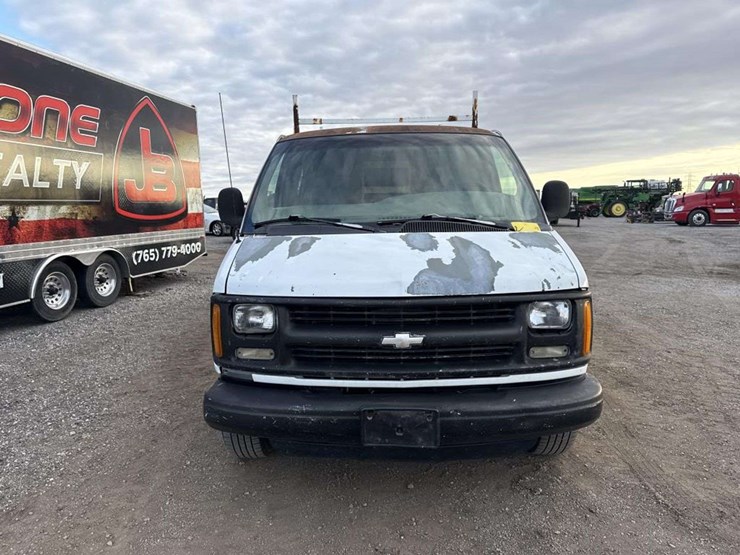 2001-chevrolet-express-g2500-image-7