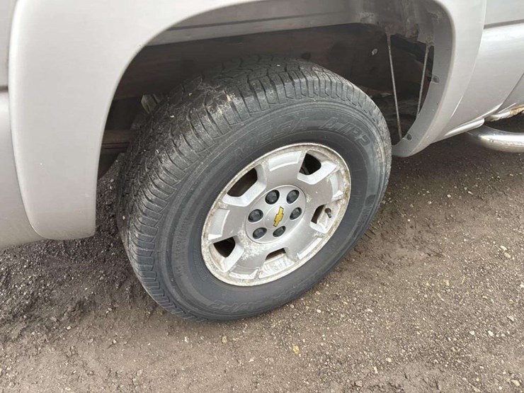 2006-chevrolet-k2500-image-10