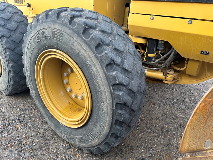 2022-caterpillar-140gc-image-10