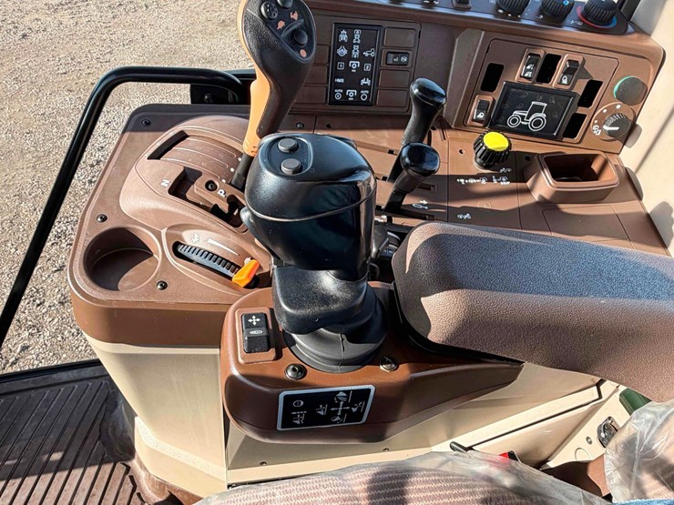 2005-john-deere-6420-image-24