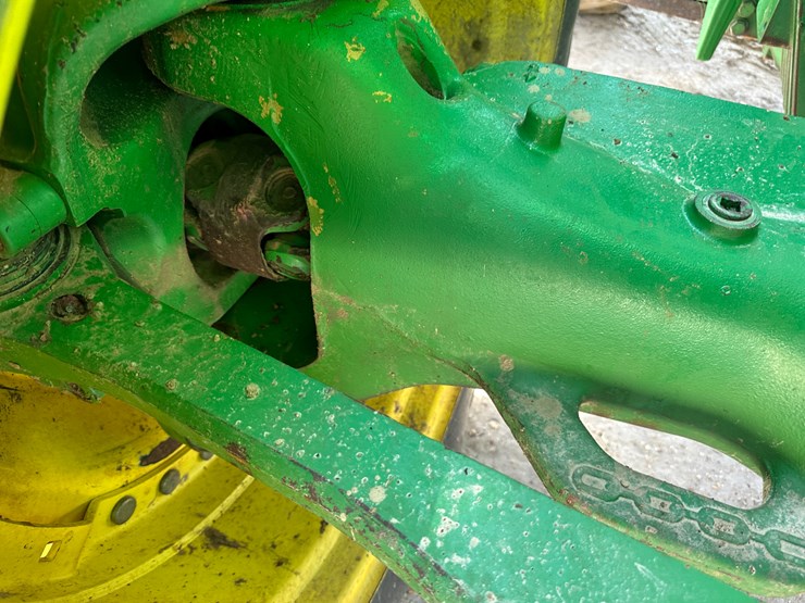 2016-john-deere-8320r-image-19