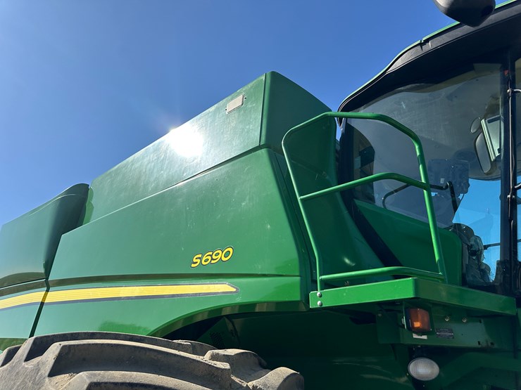 john-deere-s690-image-35