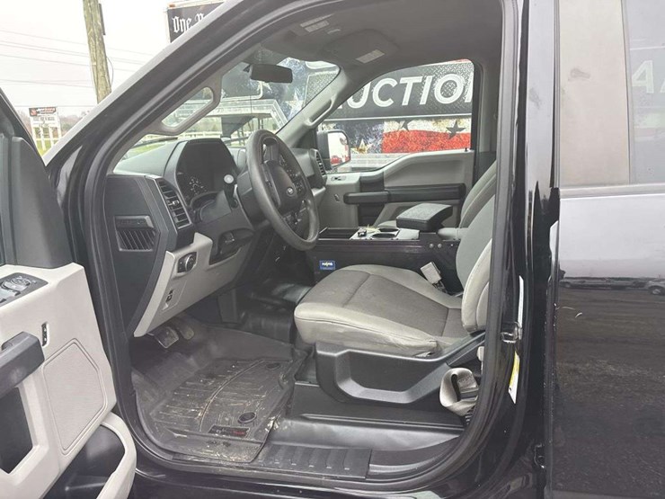 2018-ford-f150-xl-image-13