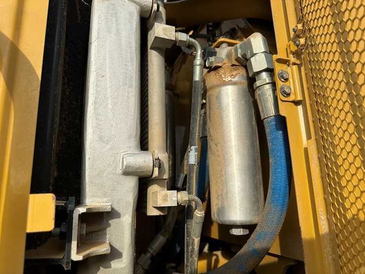 2022-caterpillar-140gc-image-60