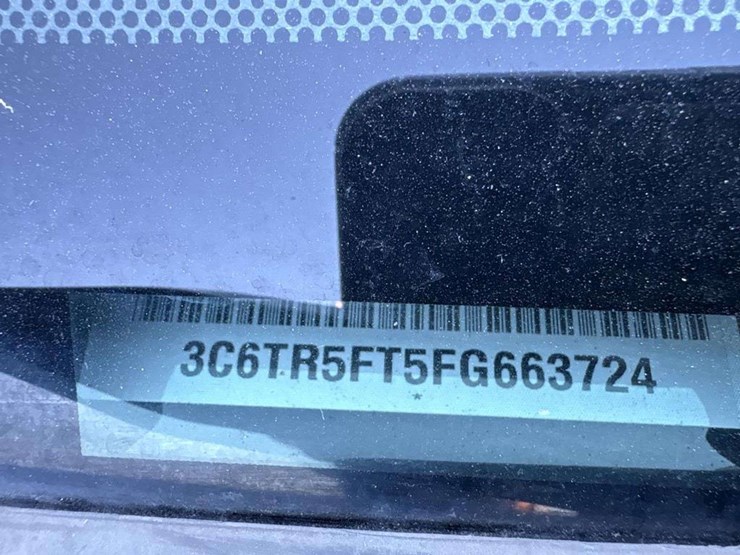 2015-ram-2500-laramie-image-28