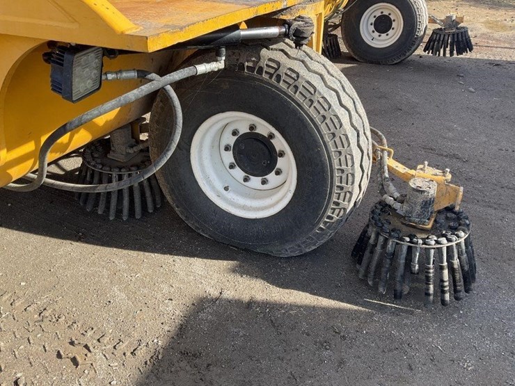 omc-3wmb-s.p.-monoboom-orchard-shaker-image-16