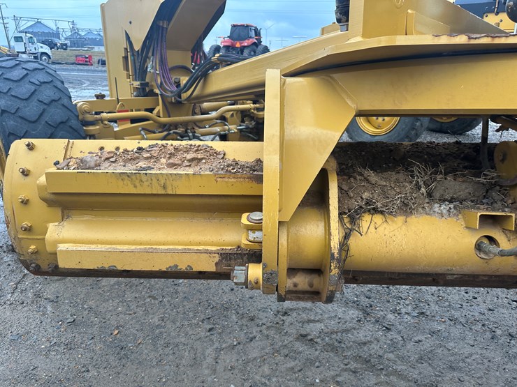 2022-caterpillar-140gc-awd-image-32