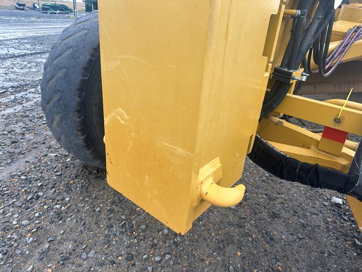 2022-caterpillar-140gc-awd-image-45