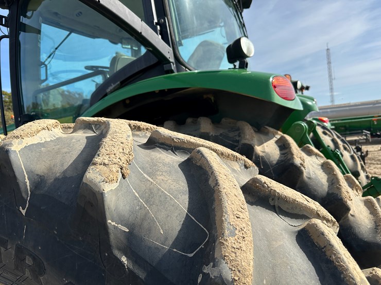 2016-john-deere-8320r-image-6