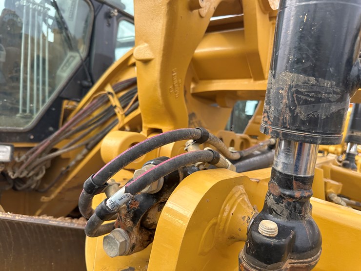 2022-caterpillar-140gc-image-49