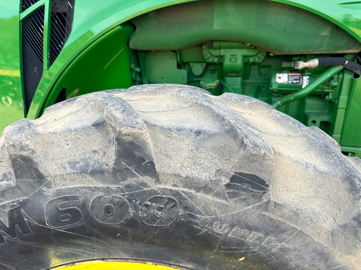 2010-john-deere-8285r-image-8