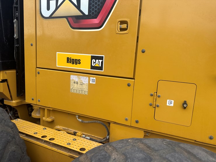 2022-caterpillar-140gc-awd-image-27