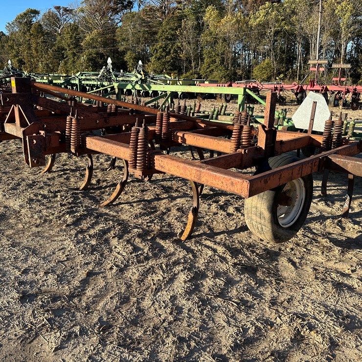 #33755 • 8' Chisel Plow